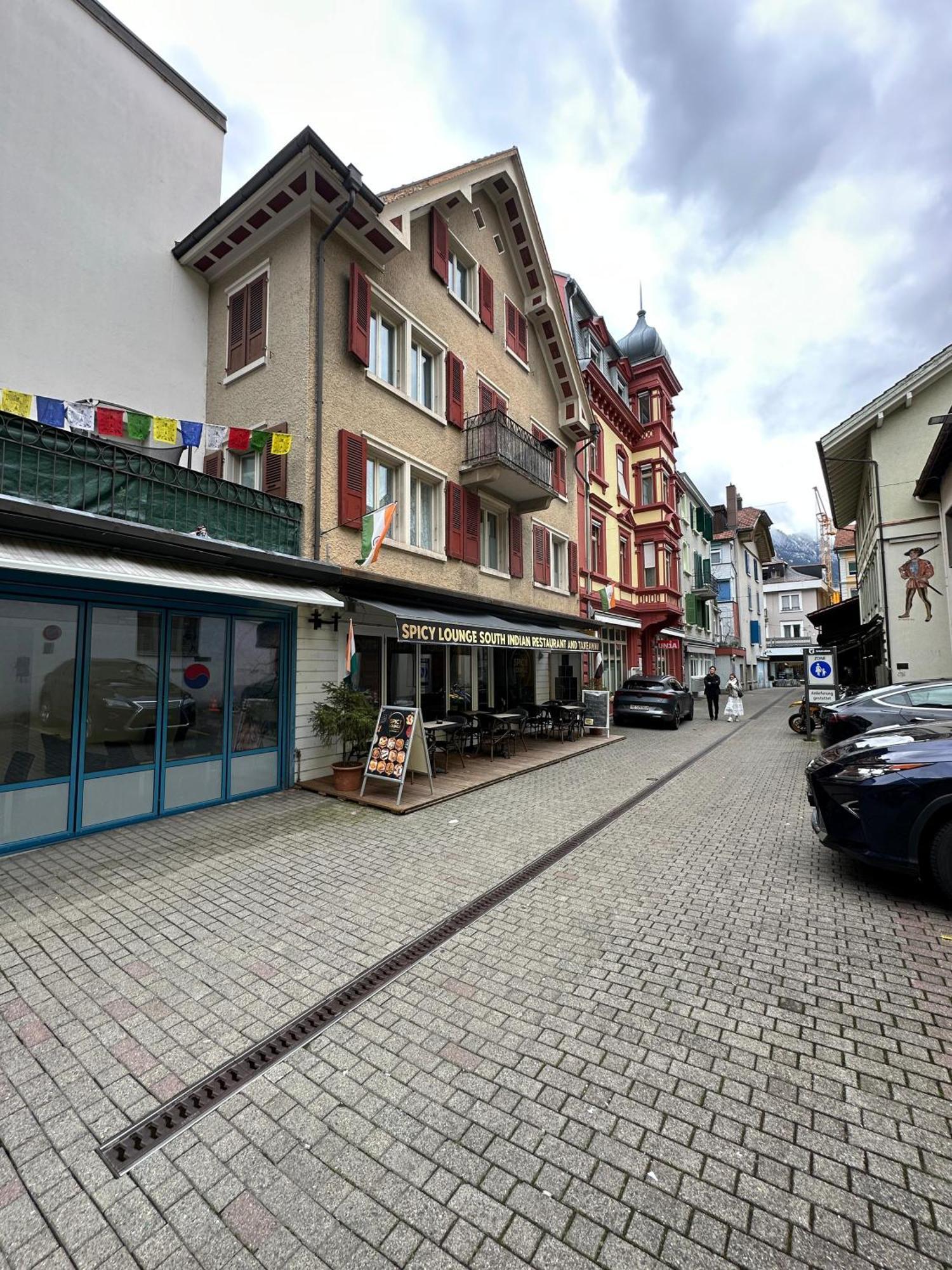 Апартаменты Cosy Studio 5 Mins Walking From Interlaken West Экстерьер фото
